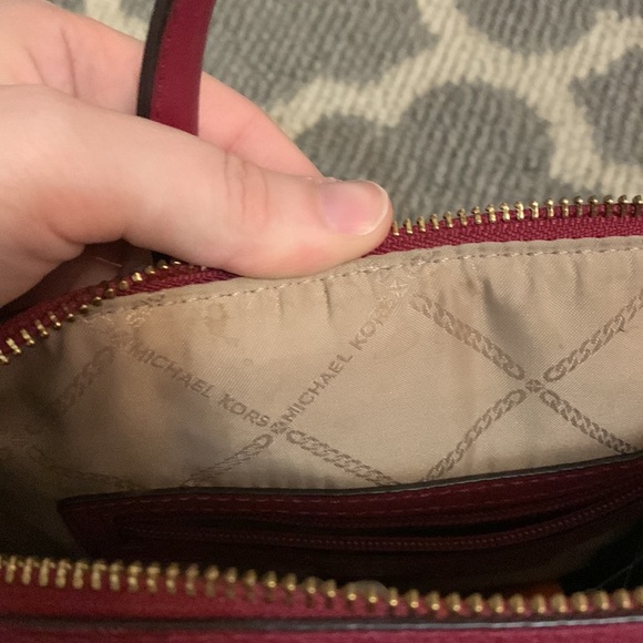 Micheal kors crossbody medium - Picture 5 of 8